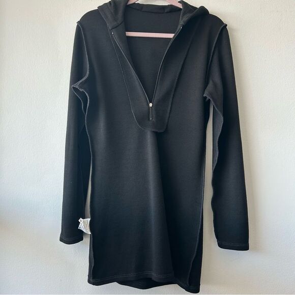Untouched World Long Hooded Pullover in black - Picture 9 of 13